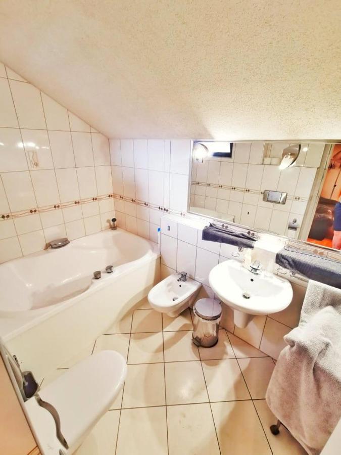 Apartman Poirot Balcony Erd Extérieur photo